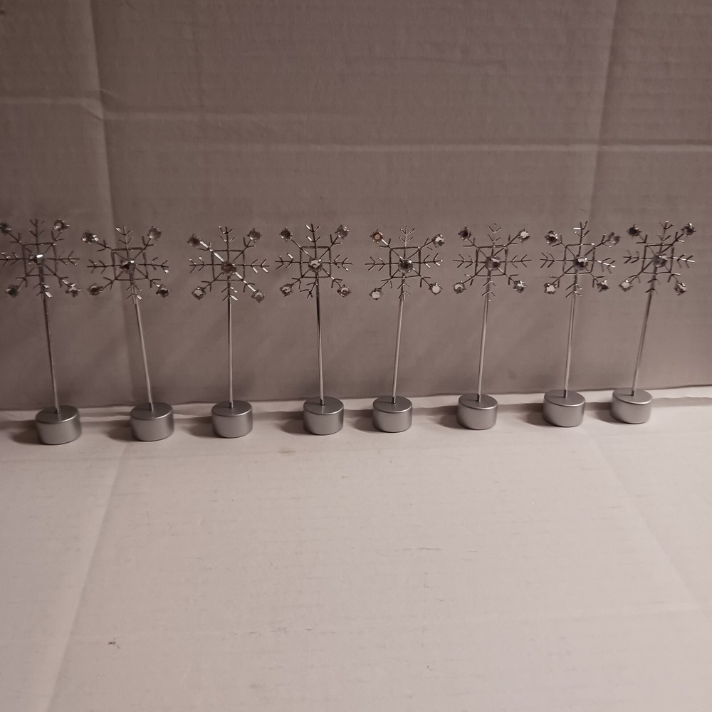 Silver Tone Snowflake Card Holders . 8 Count . For Dinner , Banquets , Gathering