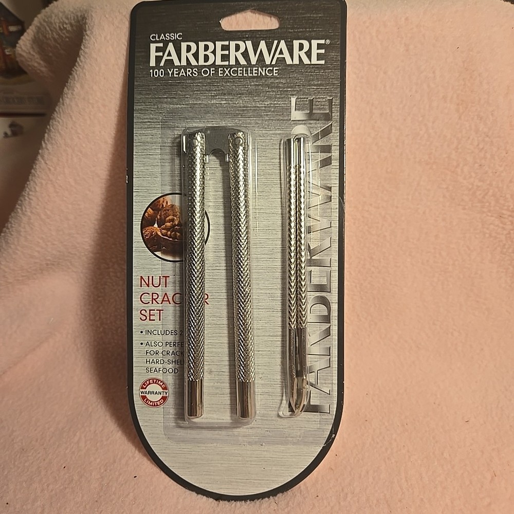 Farberware Classic Nutcracker Set