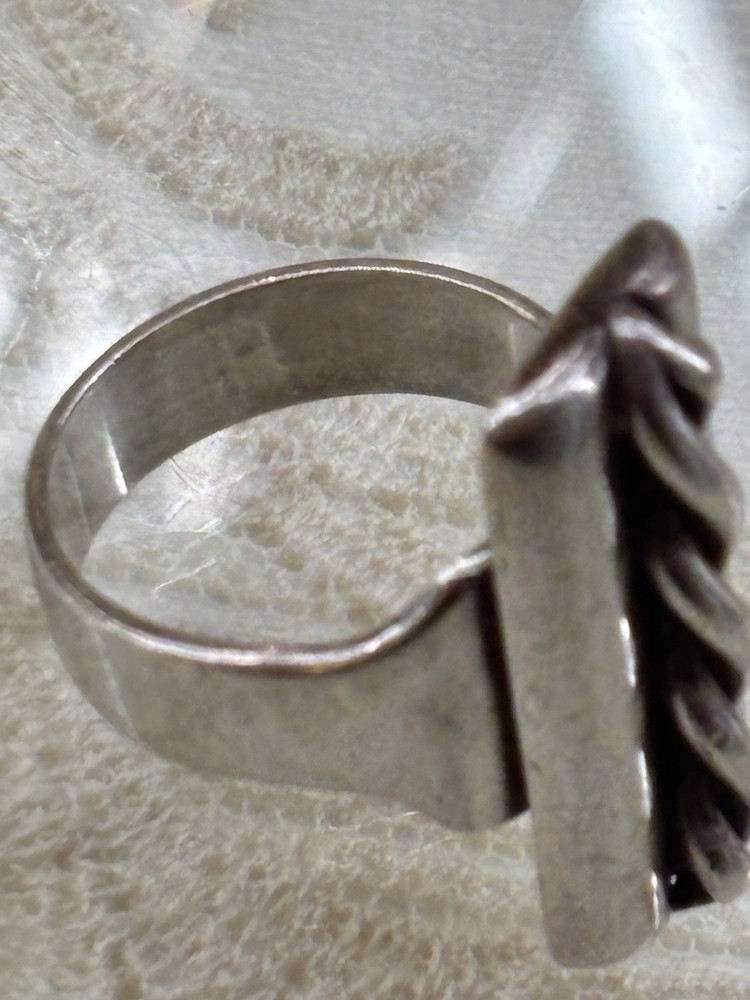 Modernist Silver Twisted Wire Ring Artisan Made 8.75