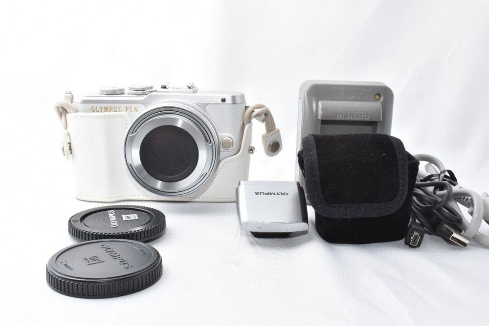 OLYMPUS PEN E-PL8 White Lens Kit