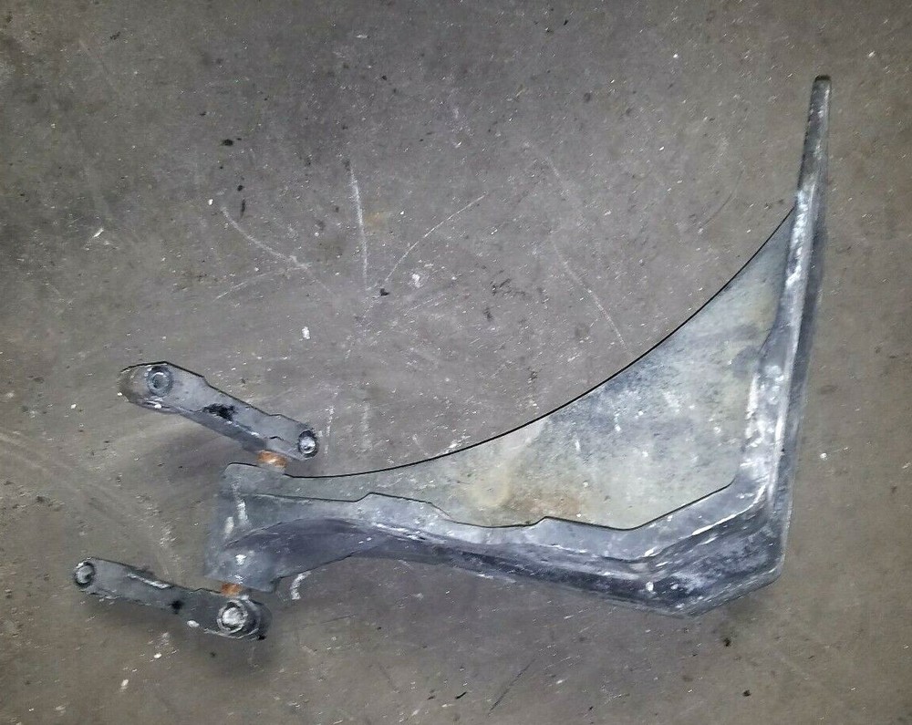 KENWORTH T2000 LEAF SPRING HANGER A85-1200-1