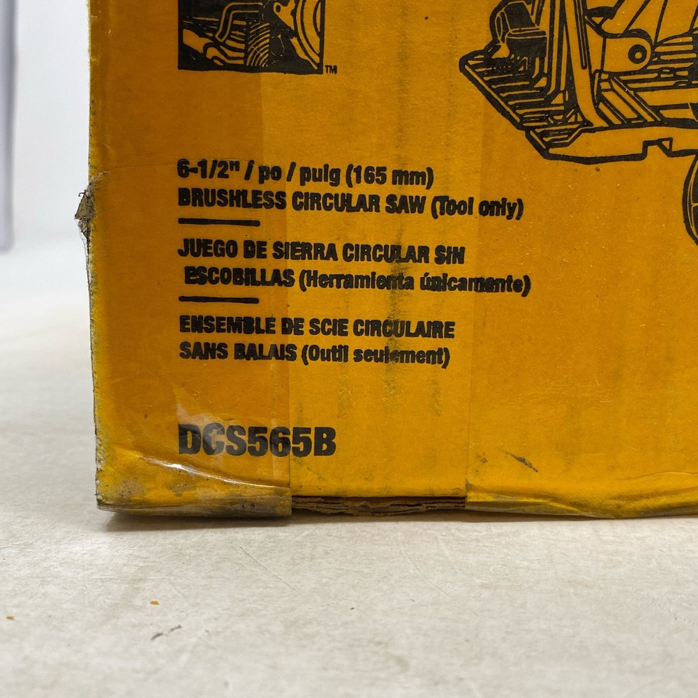 DEWALT 20V MAX XR 6-1/2" Brushless Circular Saw DCS565B Tool Only