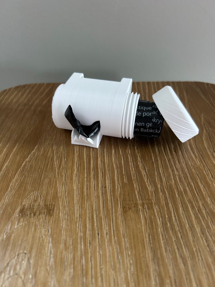 Pet Bag Roll Holder – Convenient & Reusable