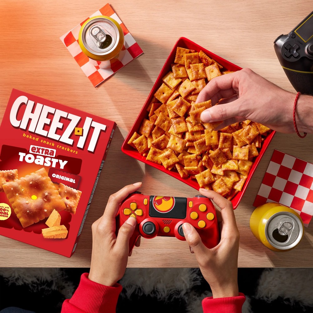 Extra Toasty Cheese Crackers Baked Snack