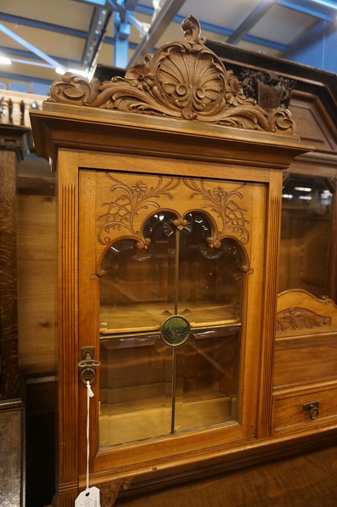 FINE ANTIQUE CONTINENTAL CARVED SERVING DISPLAY CABINET ca. 1890