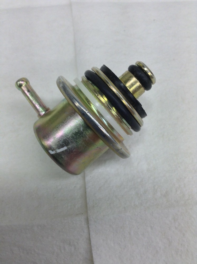 FUEL PRESSURE REGULATOR MERCURY MARINE # 892681