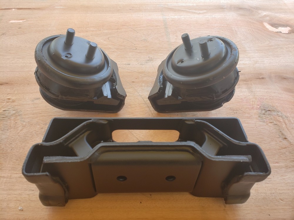 Engine Mounts front Right/Left &Trans Mount Rear  3Pcs For Suzuki Grand Vitara