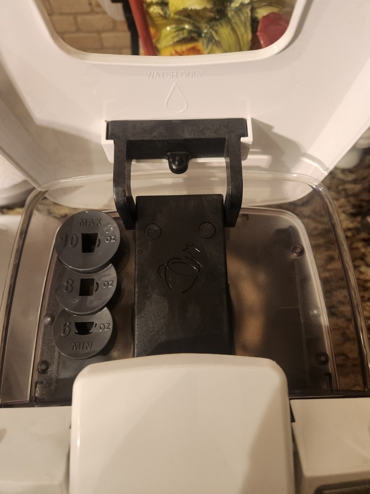 Keurig K10 Mini Plus White/Creme.