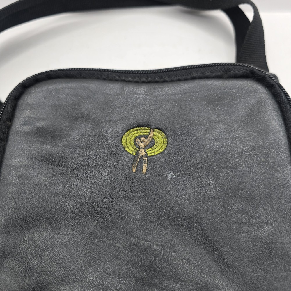 Sony Walkman CD Projects Player Carry Case Black 90s Vintage Strap