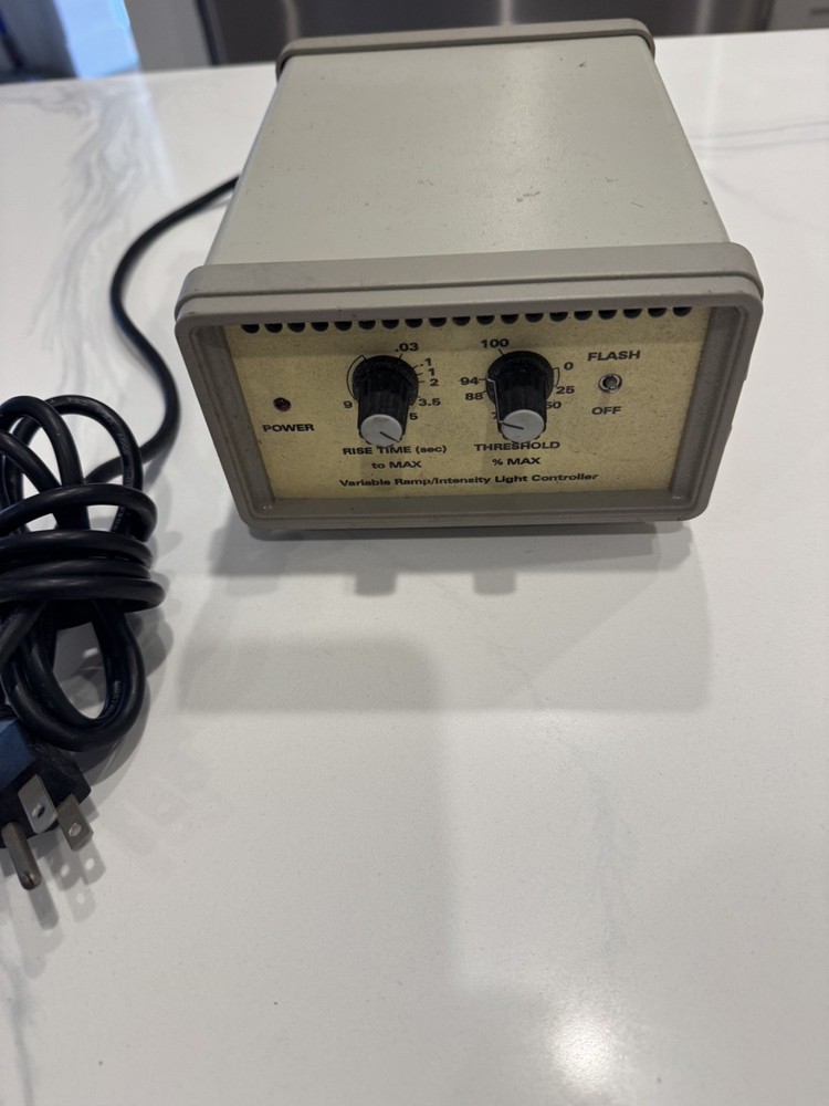 VARIABLE RAMP / INTENSITY light controller 200 WATT MAX TESTED / WORKING RARE