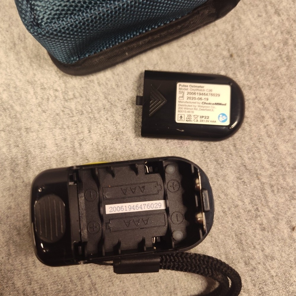 Walgreens Oxy Watch C20 Fingertip Pulse Oximeter w/ Case tested working