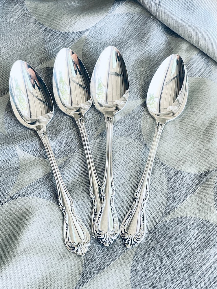 Oneida Wm A Rogers CHALICE / HARMONY Silverplate Flatware Service for 4 (2 av)