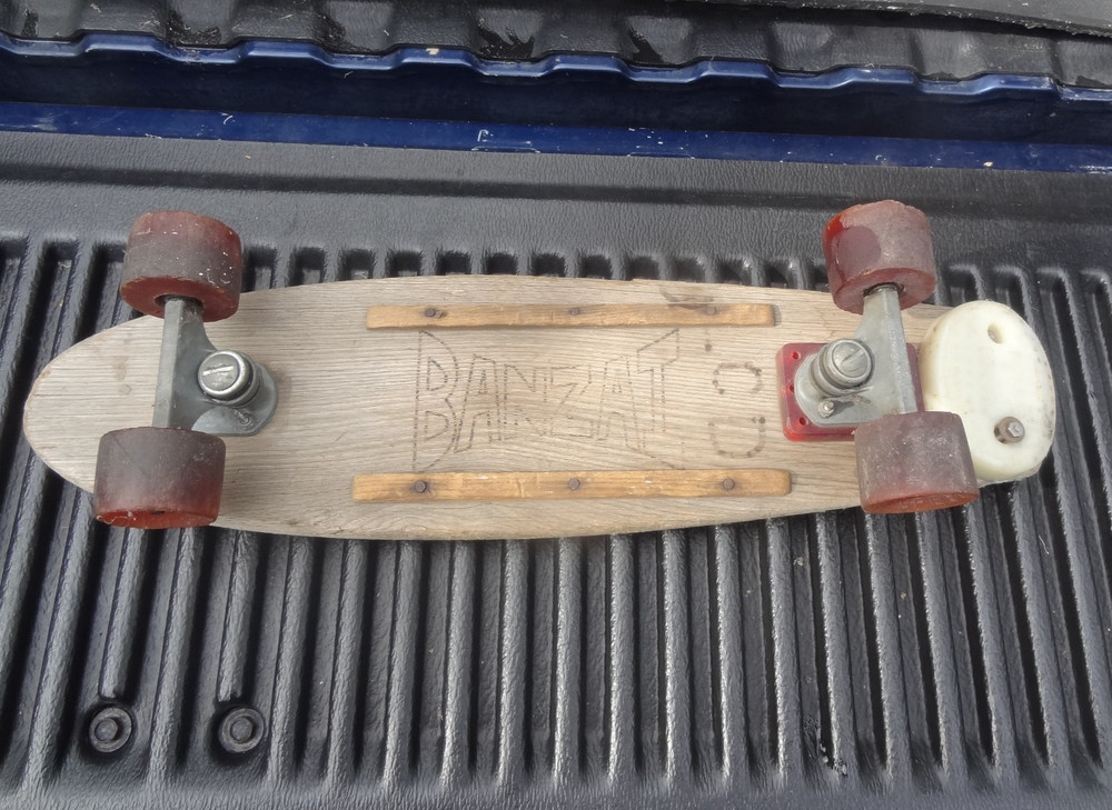 BANZAI 70's vtg Skateboard complete