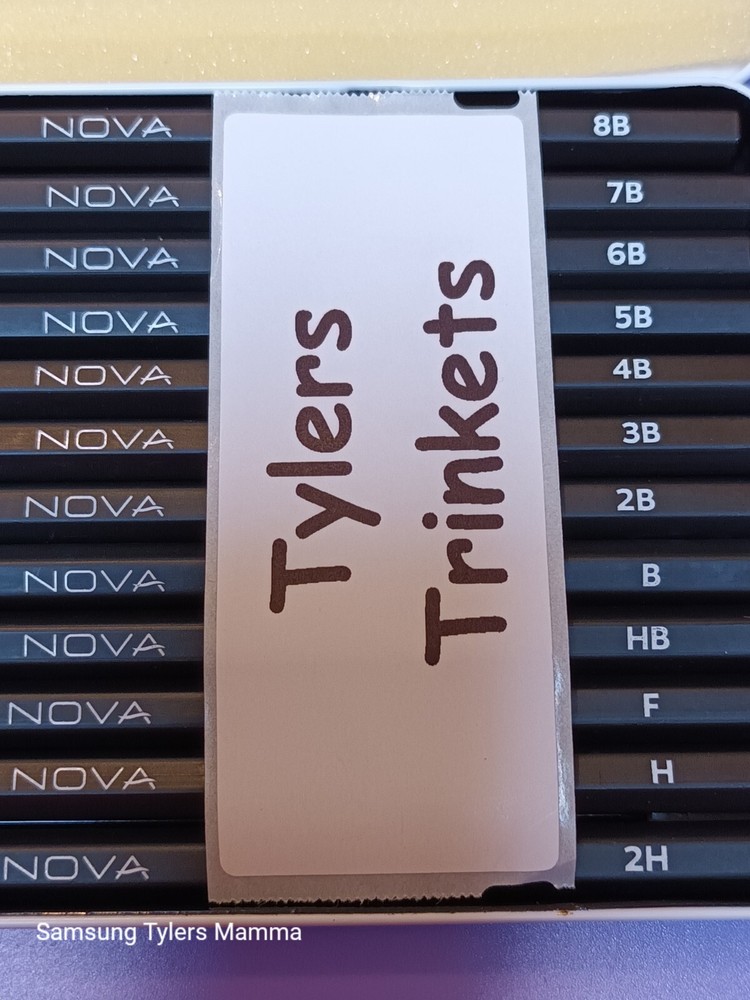 Premium Artist Graded Sketching Pencils Pre Sharpened Protective Tin NOVA