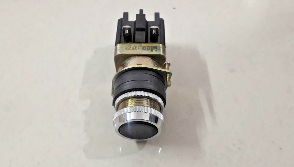 IDEC 12820 Control Unit push button NEW