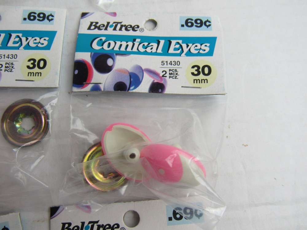 Bel-Tree Comical Eyes Pink 16 Packs 30mm