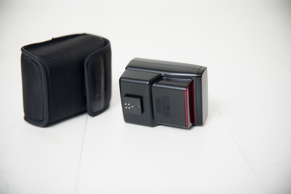 Canon Speedlite Transmitter ST-E2 and Case NEW