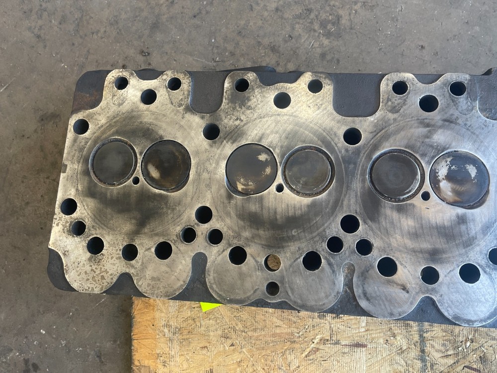 John Deere Tractor Cylinder Head R35140R