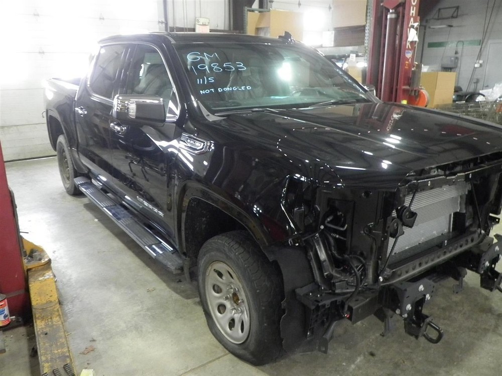 2026 Sierra 1500 SLT Upper Air Shutter