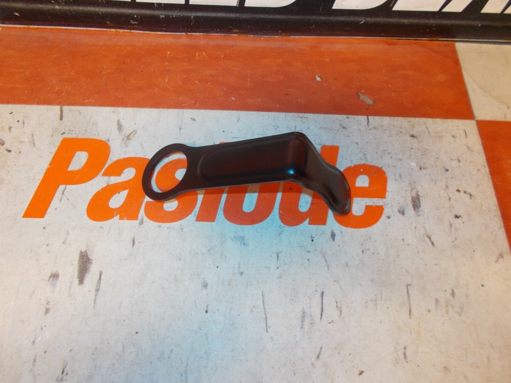 Paslode # 515736 BELT HOOK (W/SCS200))
