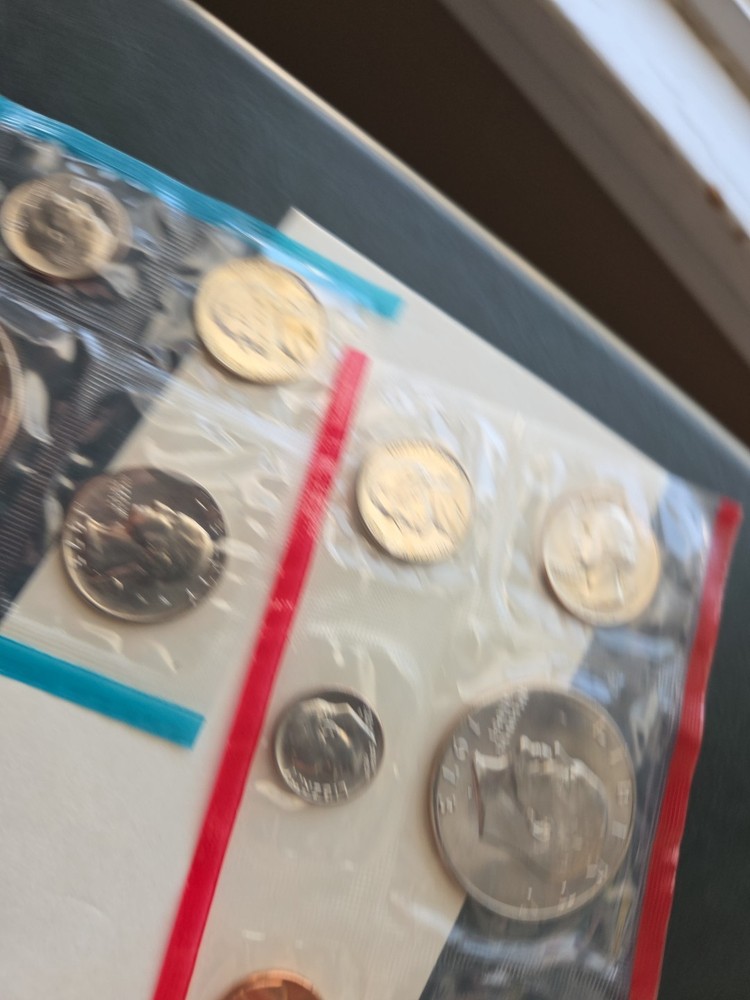 1971 & 1973 U.S. Mint Sets -c