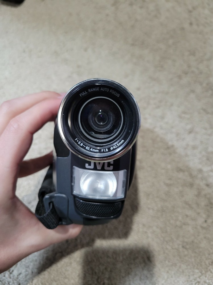 JVC GR-AX970U Compact VHS Camera