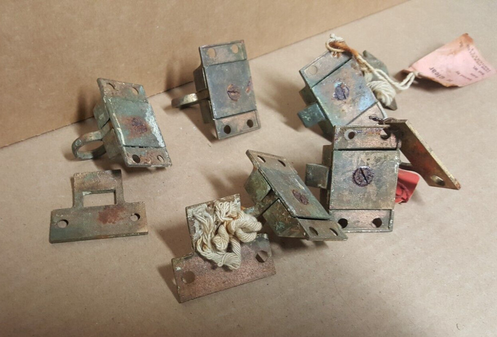 Brass solid door cabinet latches 4