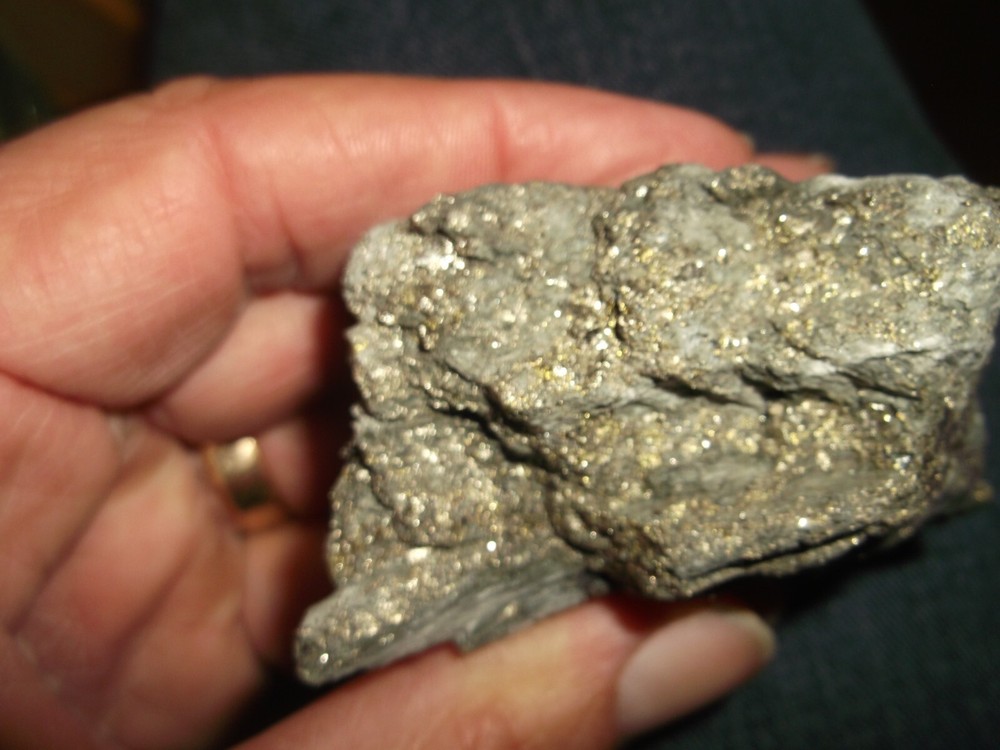 Gold, silver, copper, 271 grams samples ,ore high grade .