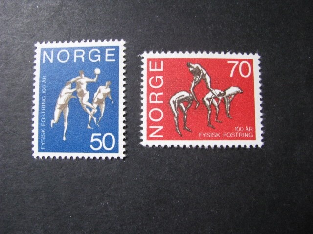 Norway Stamp Set Scott # 566-567 Never Hinged Unused