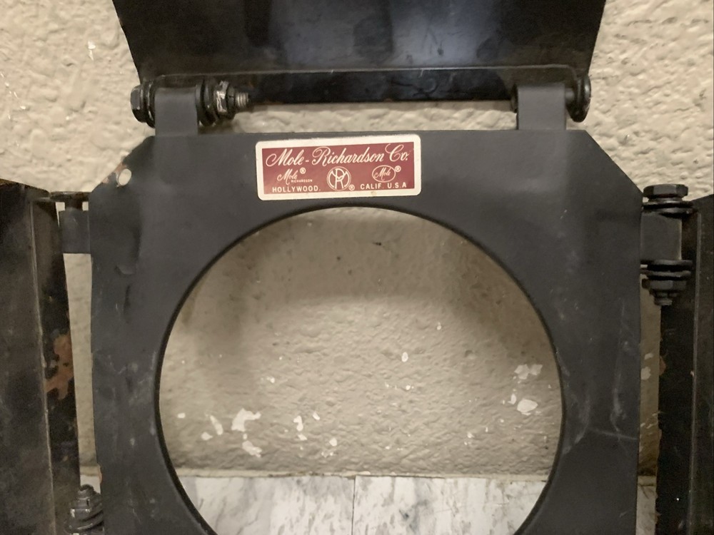 Mole Richardson Barn Doors Light Shield, Mini