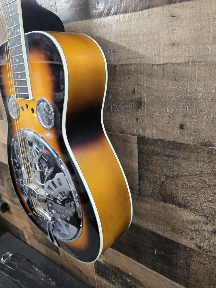 Morgan Monroe Resonator Square Neck.