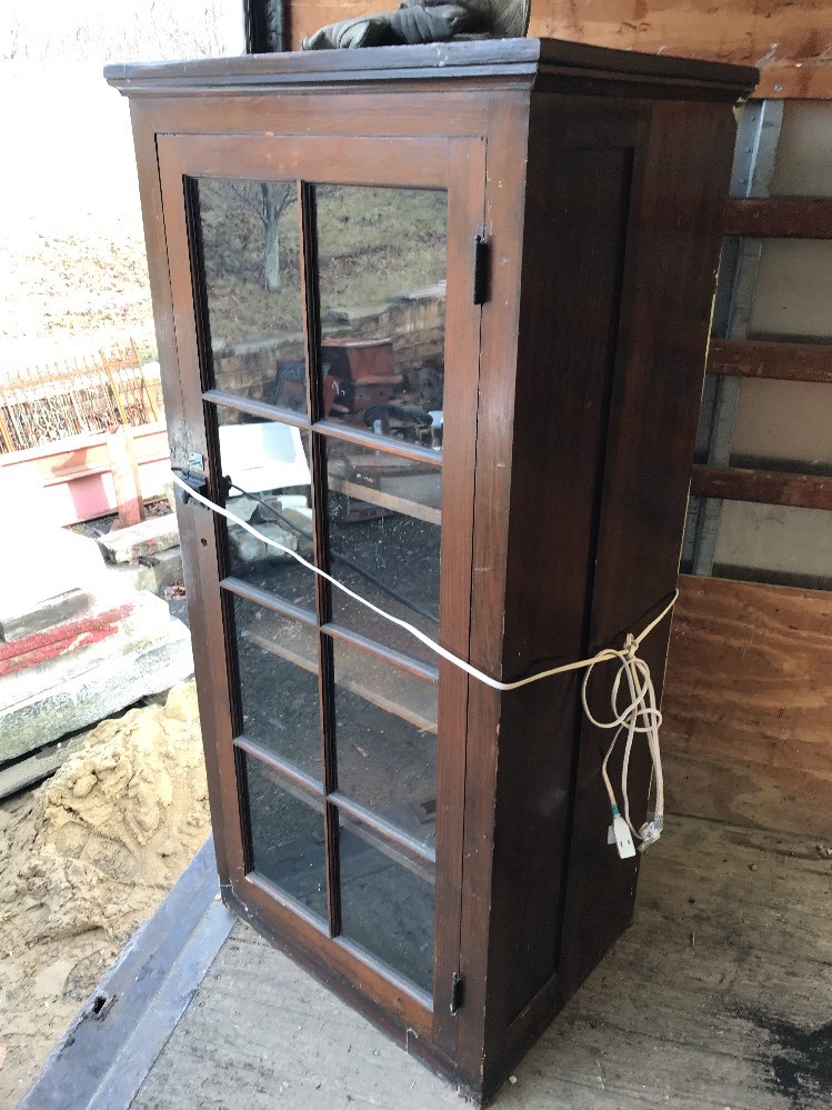 An Antique Pine Built In Bookcase 5‘ X 28