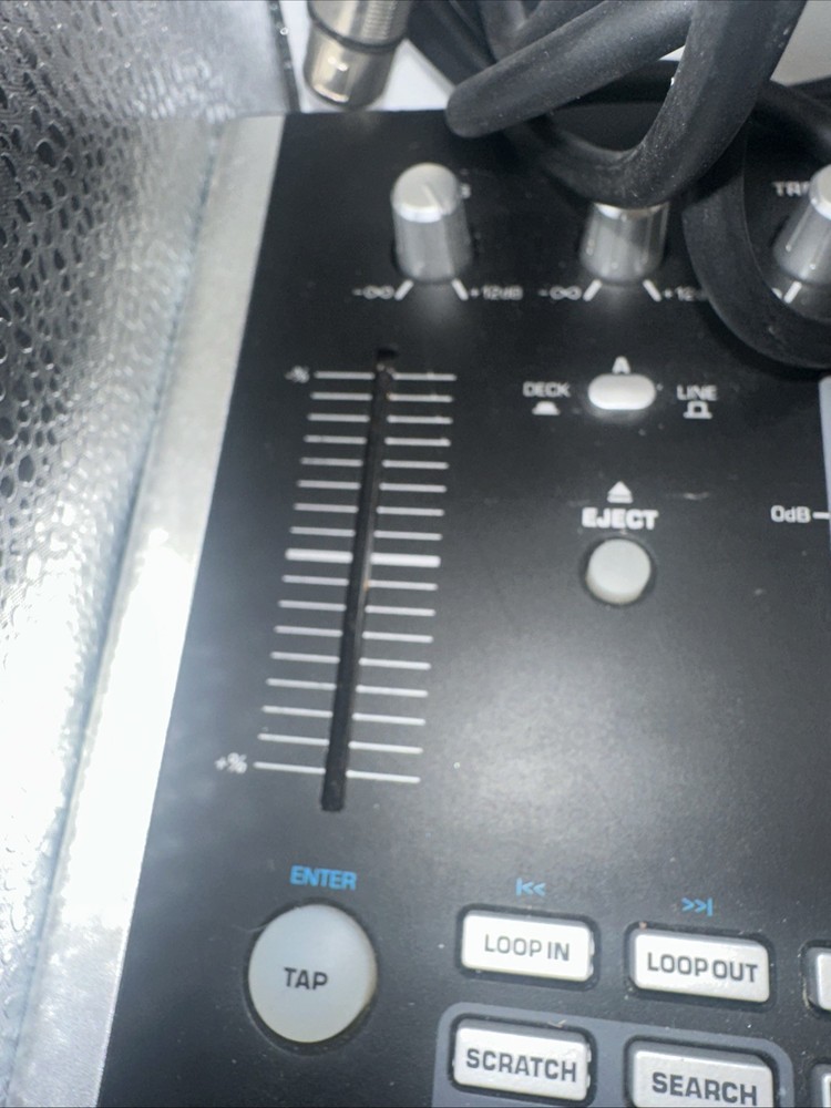 Numark iDJ2 DJ Mixing Console Compatible with iPod Mobile DJ System - TESTED