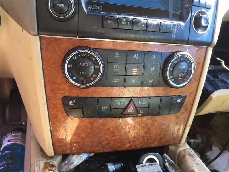 ML320 2008 Fuse Box Cabin 6897