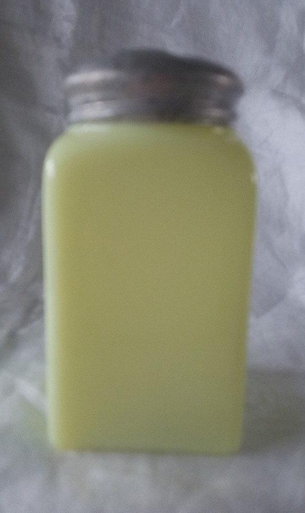 McKee Custard Uranium Glass Flour Shaker GLOWS