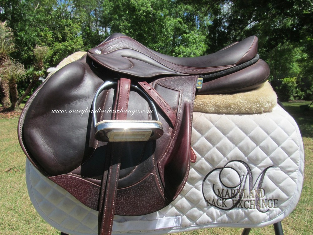 17.5" DEVOUCOUX ENARA jumping saddle(CRYSTALS)-(INCLUDES ACCESSORIES) 2024 MODEL