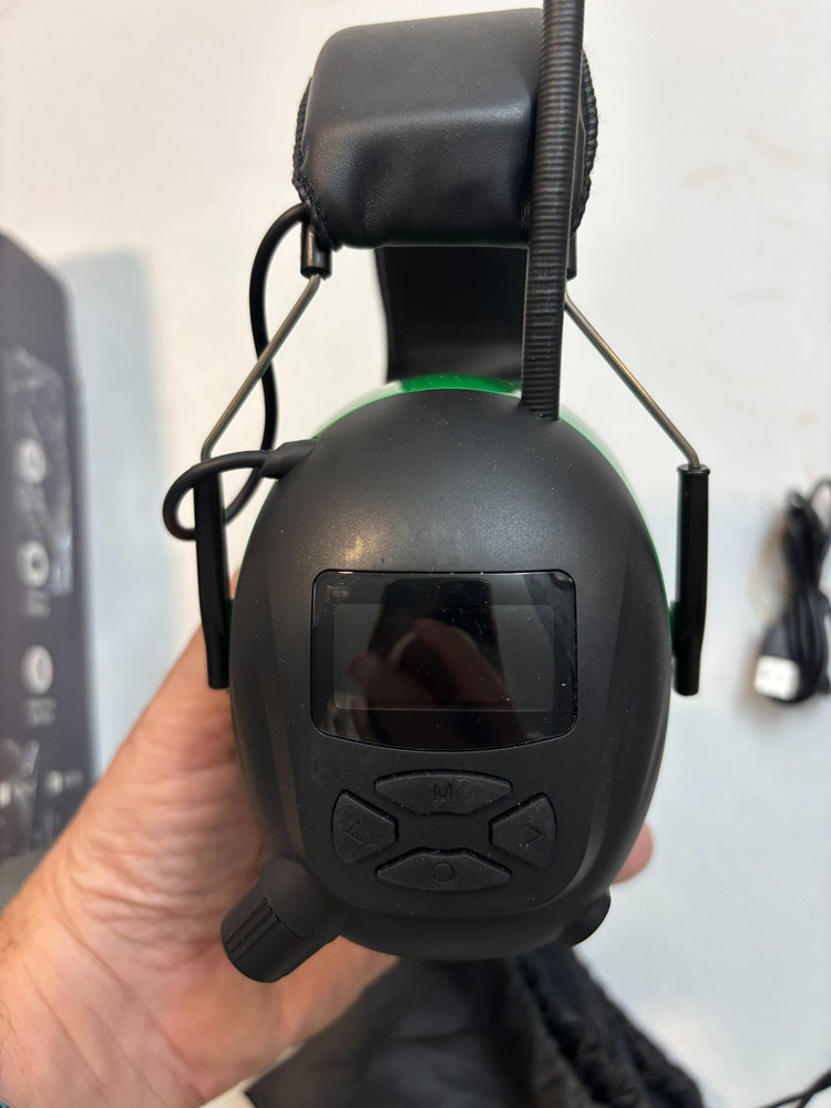 Rechargeable Wireless AM/FM Hearing Protector - SNR30 DB - Black