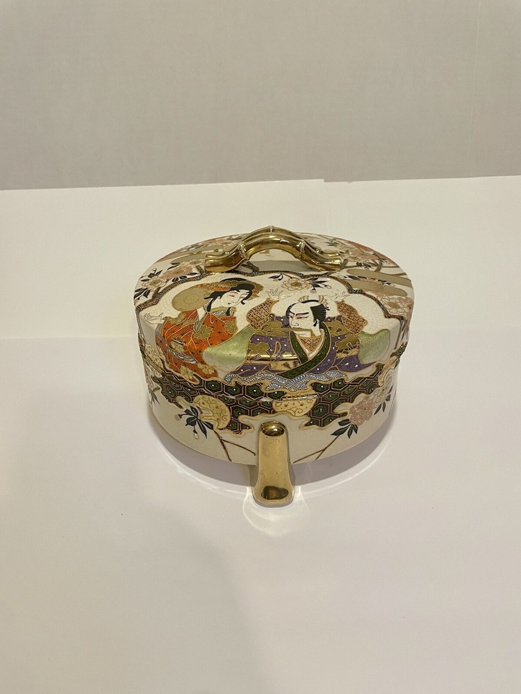 Antique Japanese Satsuma Box