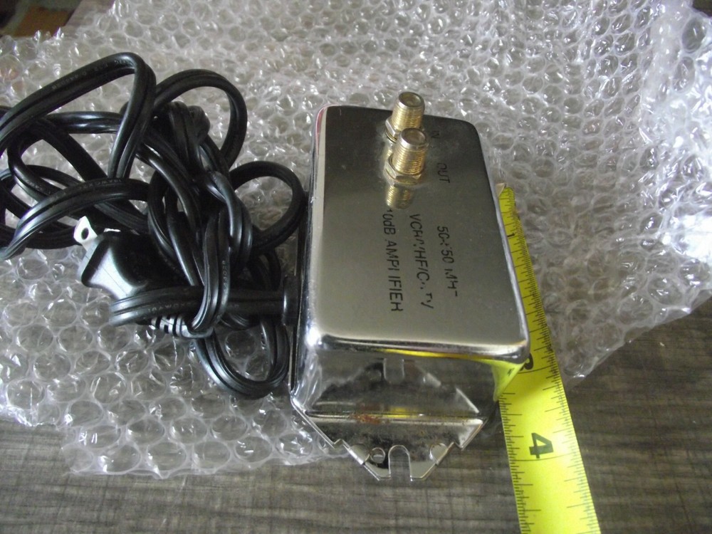 VCR/VHF/CATV 10dB AMPLIFIER.