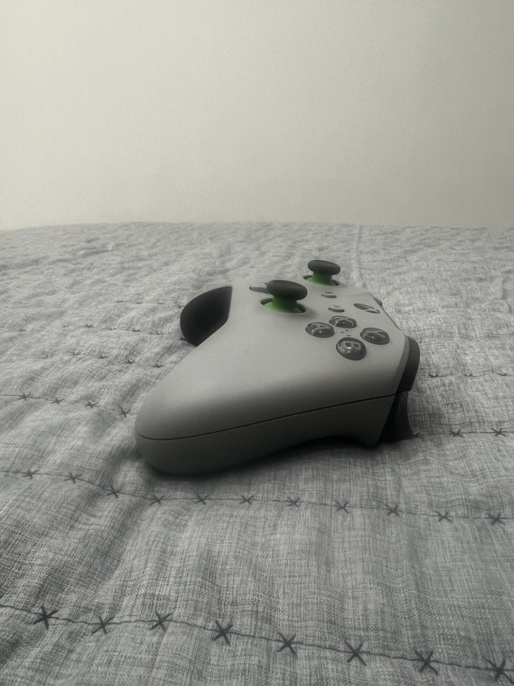 Microsoft Xbox One Black Home Console HDMI with 3 Wireless Controllers Included