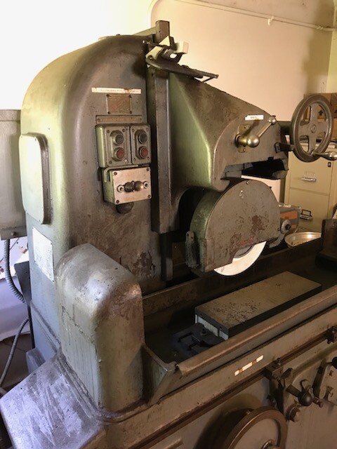 THOMPSON 8" X 24" HYDRAULIC SURFACE GRINDER