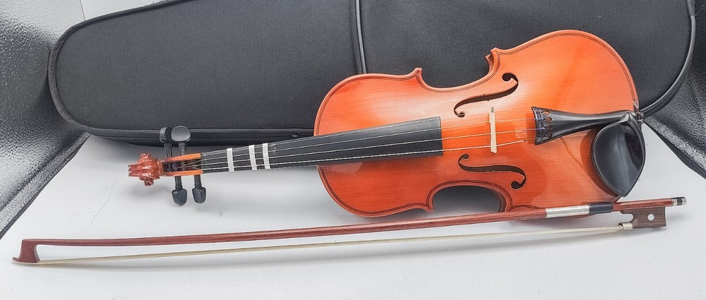 Unbranded 1/2 Size Violin w/ Case & Bow