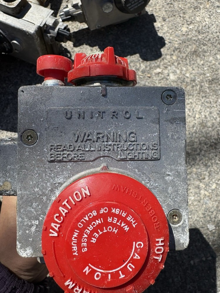 Robertshaw Water Heater Gas Valve (110-206)