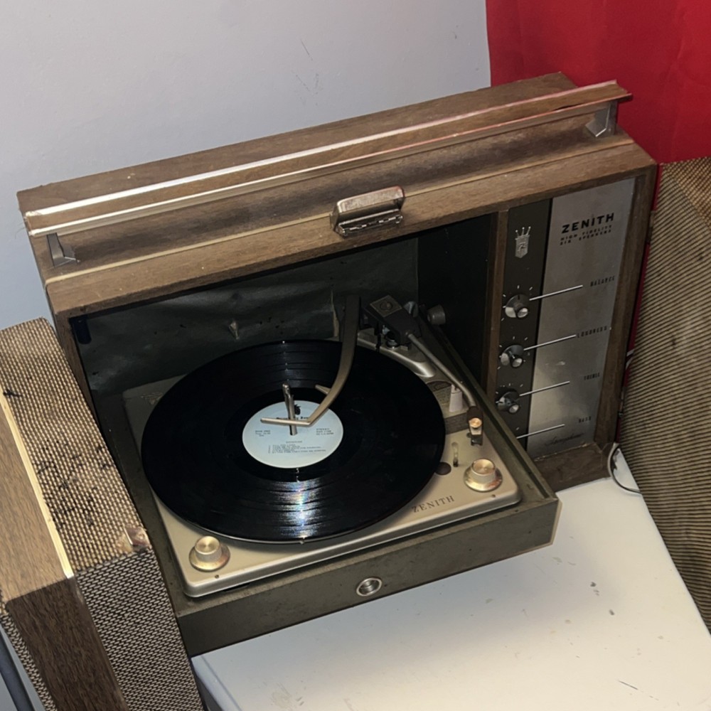 Zenith Stereophonic Solid State Vintage Record Player with Integrated Speakers