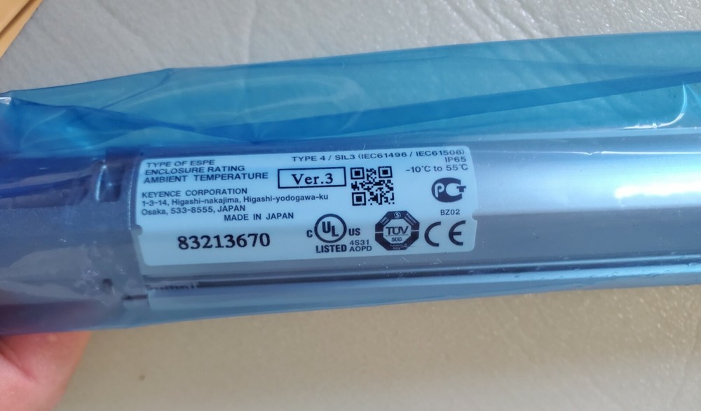 Keyence SL-V06L NEW IN BOX 1PC