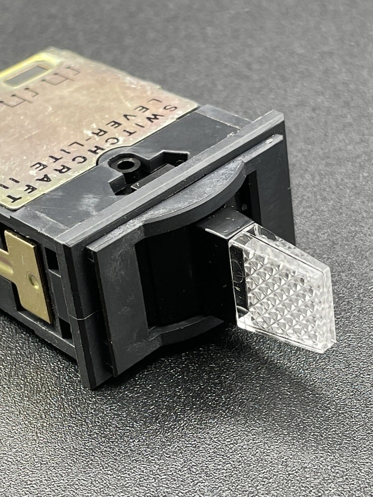 Switchcraft Lever-Lite, Illuminated, 3 position, locking NOS