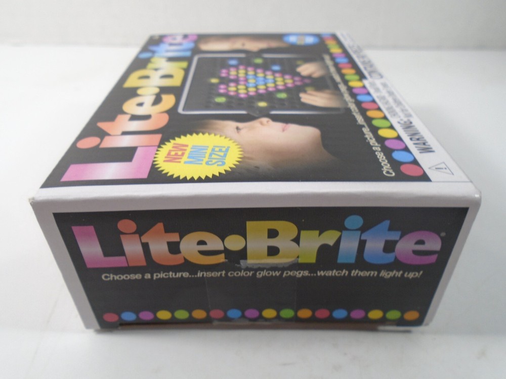 2021 BASIC FUN--LITE BRITE--85 MINI GLOWING PEGS (NEW)
