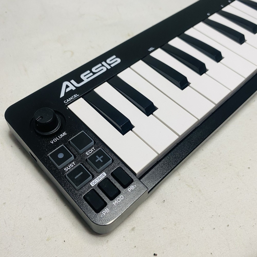 Alesis QMini Compact 32-Key USB MIDI Controller Tested In Box