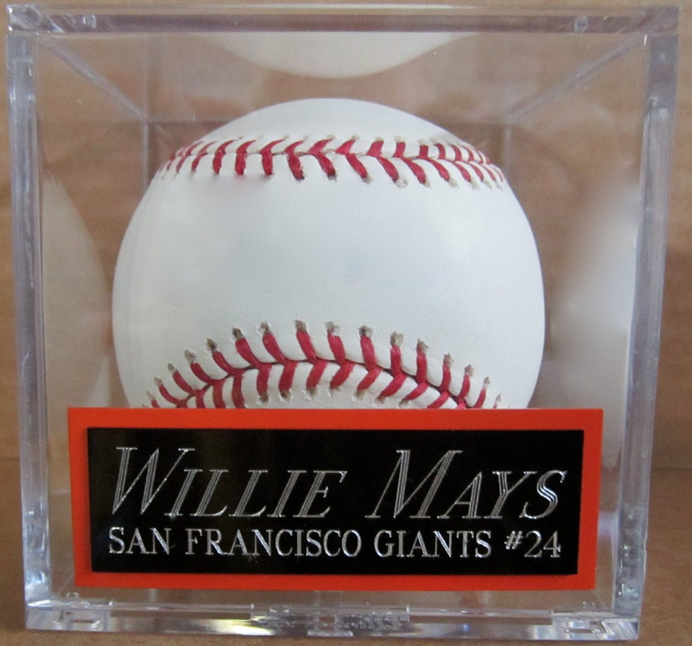 DON MATTINGLY YANKEES NAMEPLATE FO AUTOGRAPHED Signed Baseball Display CUBE CASE