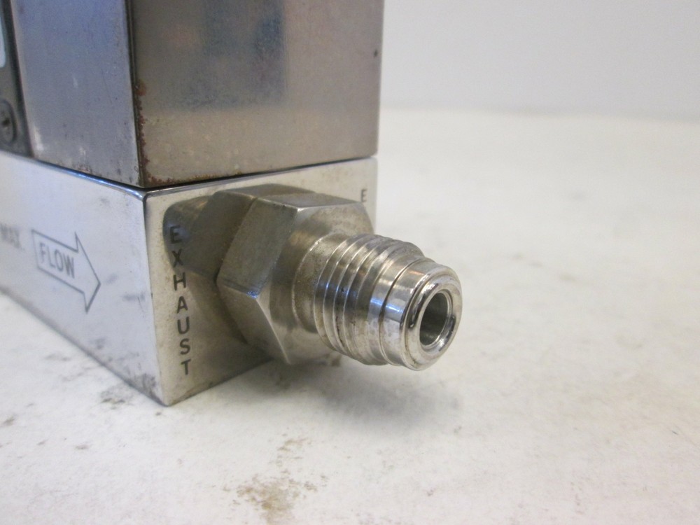 Unit UFC-1100 Mass Flow Controller MFC, O2, 1 SLPM, Used